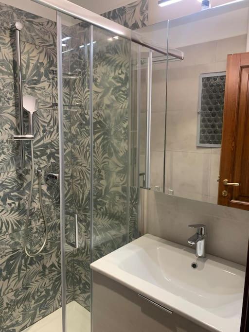 Cozy And Charmin 3br Steps By Duomo Apartamento